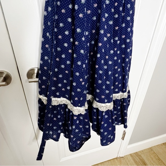 Vintage 70s Gunne Sax Dress Navy Blue dusty floral lace  Size 3 0, 00 cotton - Picture 5 of 10